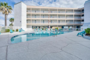 Corpus Christi Condo Pool and Access to North Beach